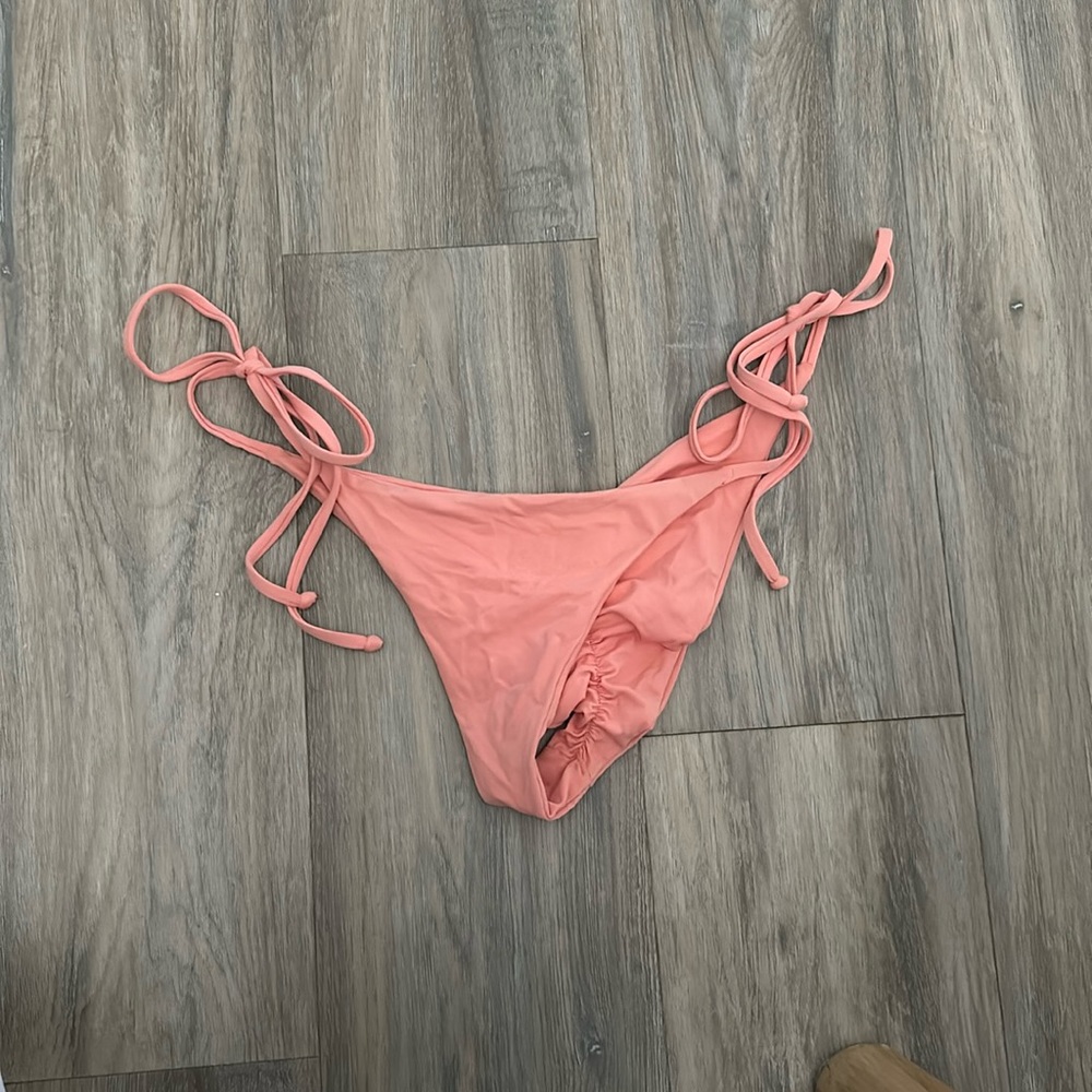 Frankie’s Bikini Peach ruching bottom